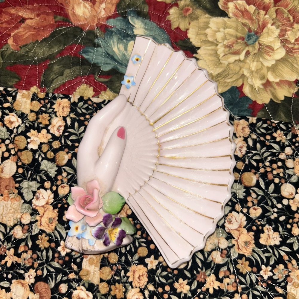 Elegant Hand Fan Wall Decor